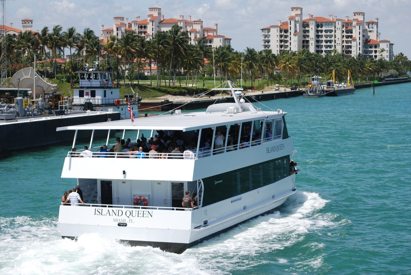 Queen island. Miami Boat Tour. Miami Cruise игра. Водная прогулка заливу Бискейн. Miami Sightseeing Cruise.